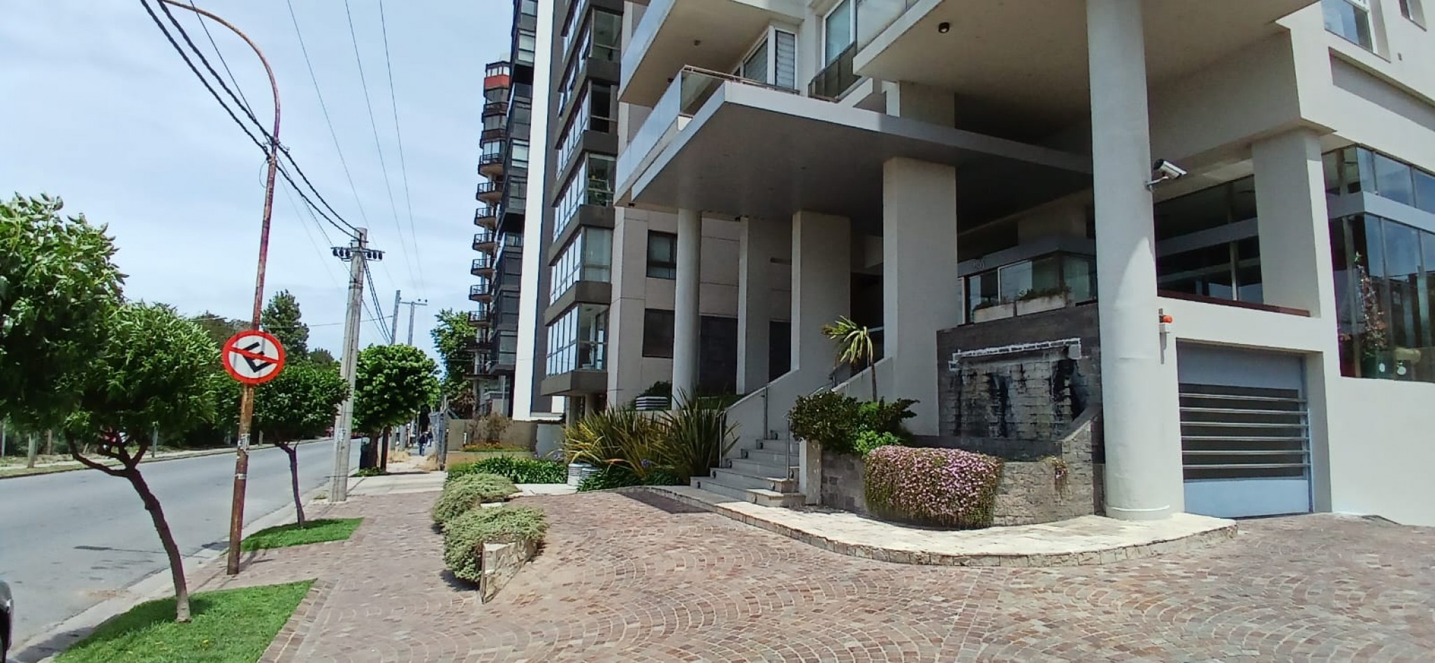 SOBERBIO SEMIPISO 2 AMB.COCHERA Y BAULERA. VISTA AL MAR,AMENITIES. MARAL 54.