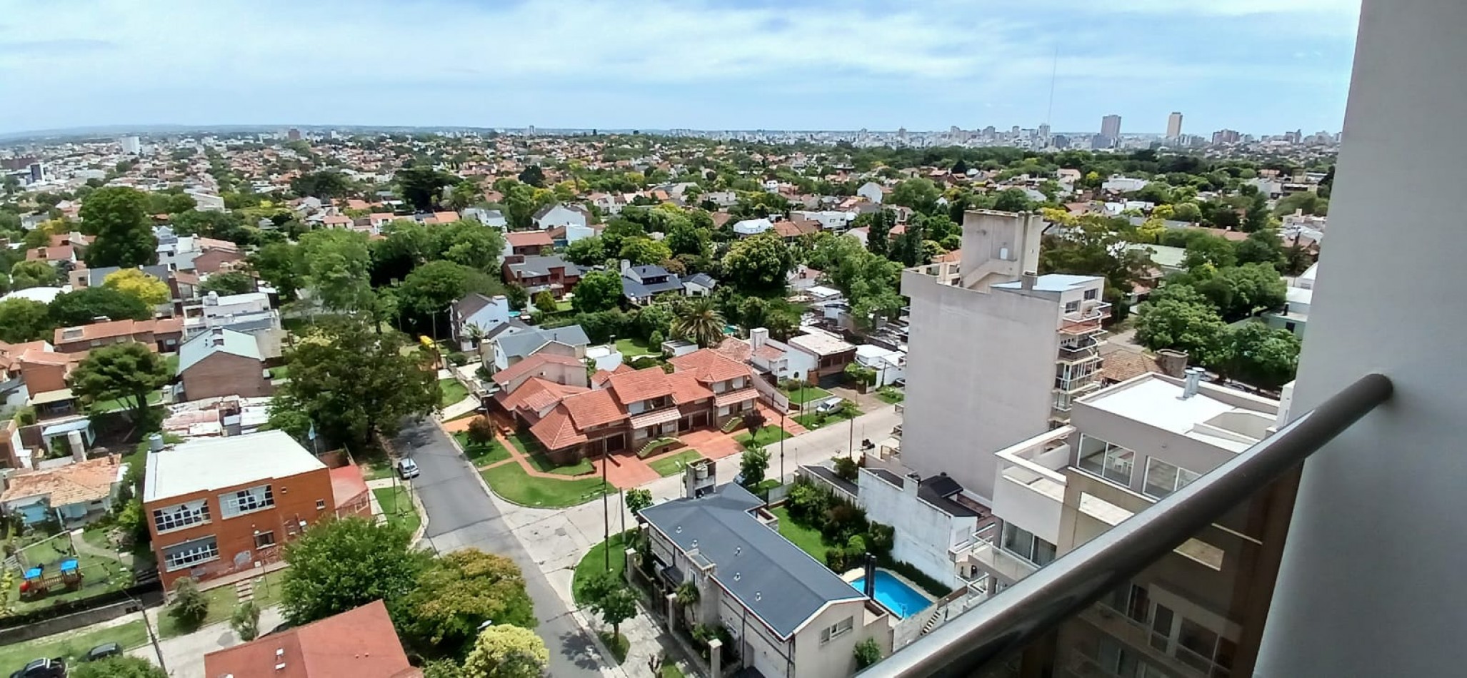 SOBERBIO SEMIPISO 2 AMB.COCHERA Y BAULERA. VISTA AL MAR,AMENITIES. MARAL 54.