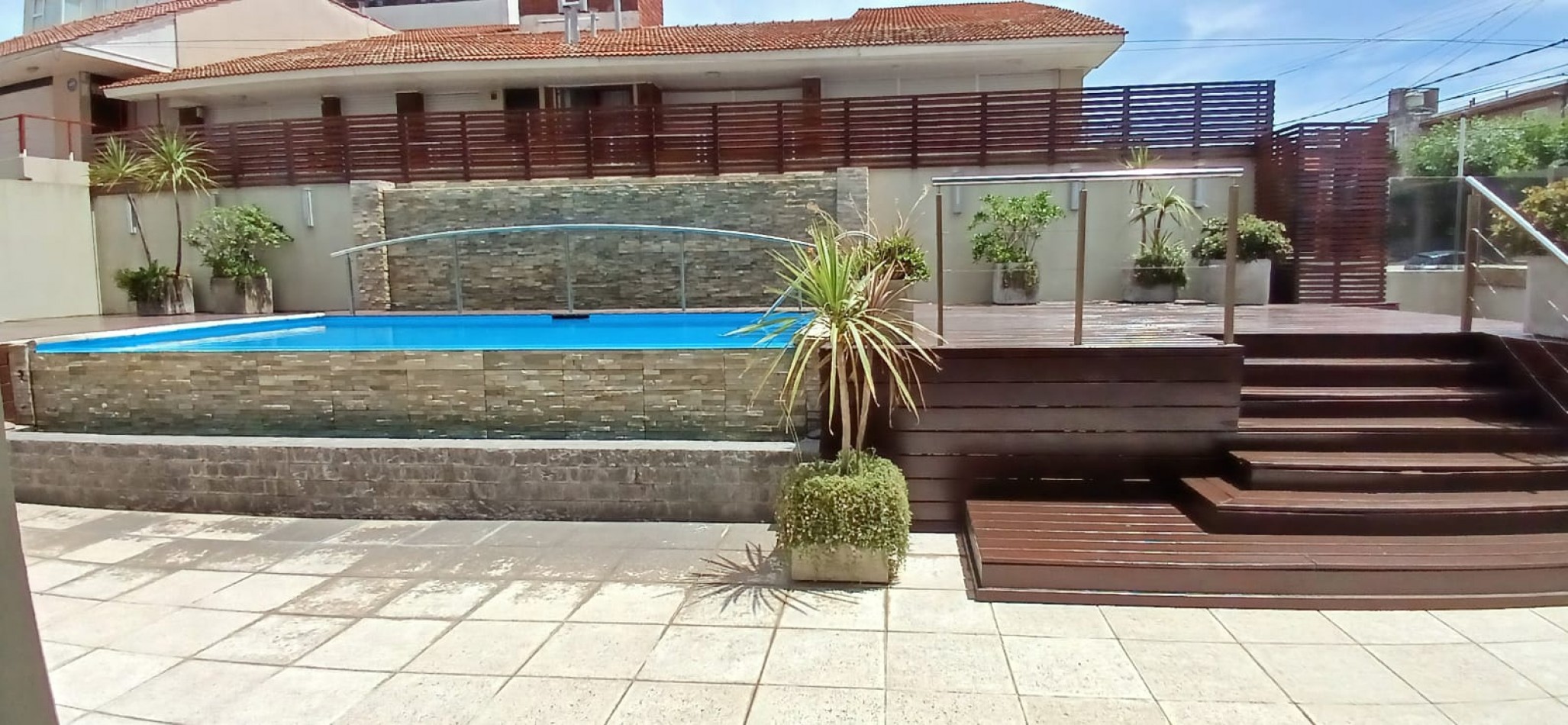 SOBERBIO SEMIPISO 2 AMB.COCHERA Y BAULERA. VISTA AL MAR,AMENITIES. MARAL 54.