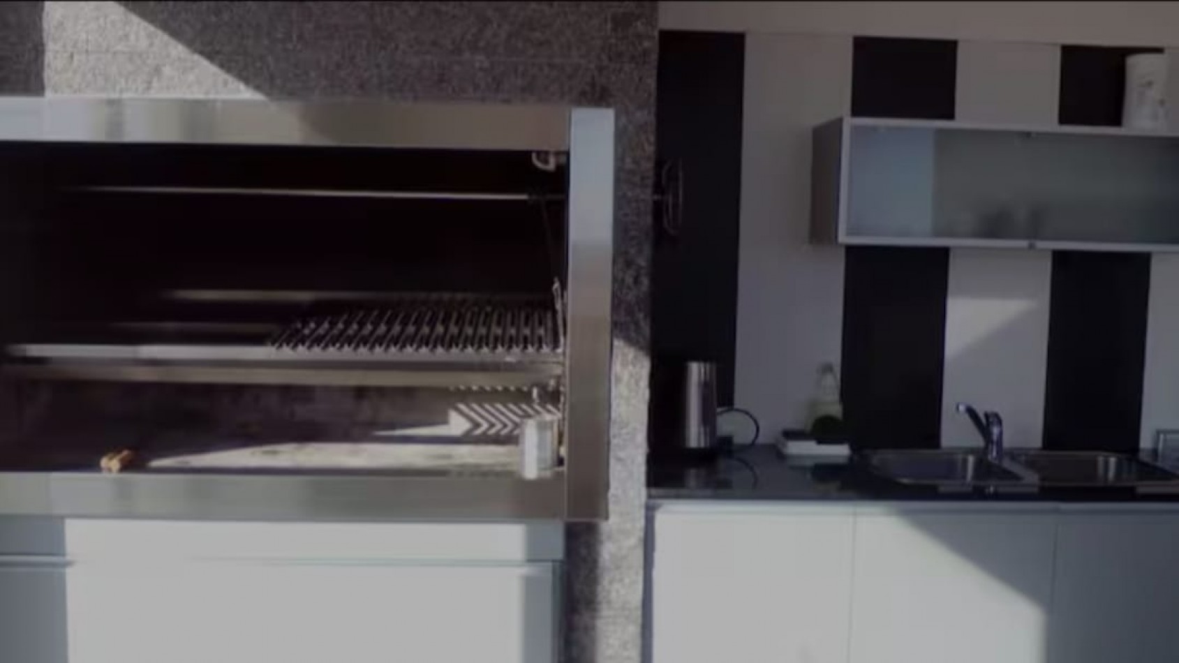 SOBERBIO SEMIPISO 2 AMB.COCHERA Y BAULERA. VISTA AL MAR,AMENITIES. MARAL 54.