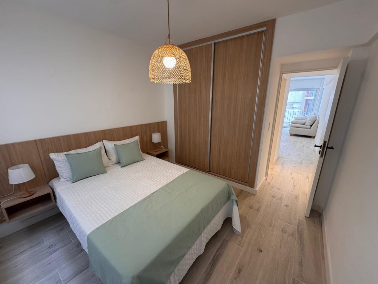 DOS AMBIENTES CON DEPCIA. EXTERNOS CON BALCON, A NUEVO.