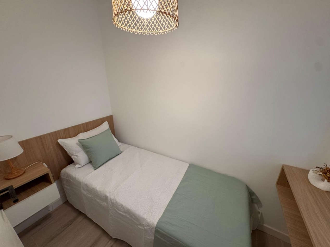 DOS AMBIENTES CON DEPCIA. EXTERNOS CON BALCON, A NUEVO.