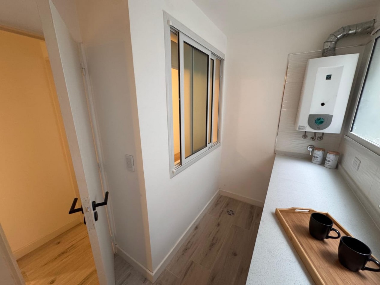 DOS AMBIENTES CON DEPCIA. EXTERNOS CON BALCON, A NUEVO.