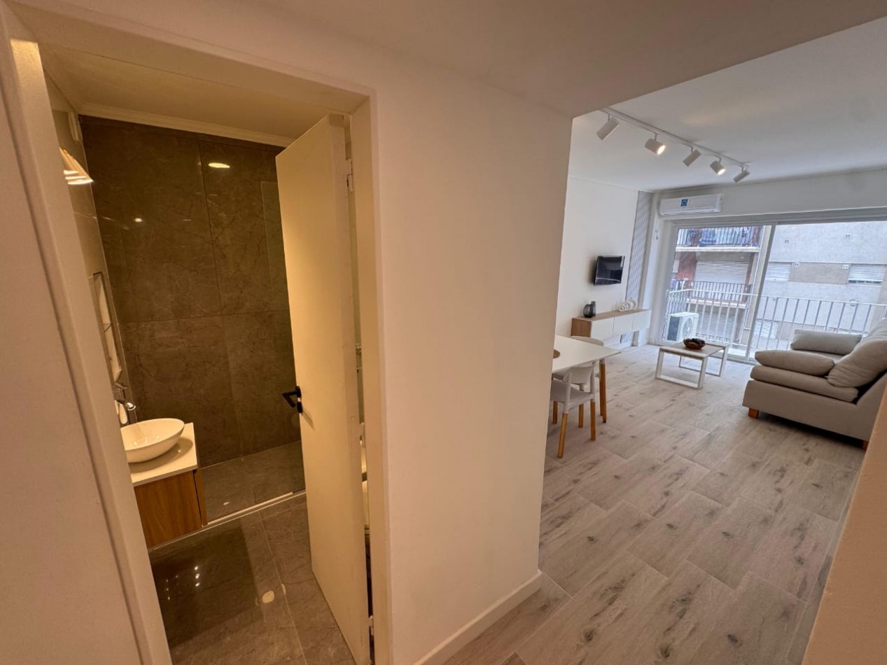 DOS AMBIENTES CON DEPCIA. EXTERNOS CON BALCON, A NUEVO.