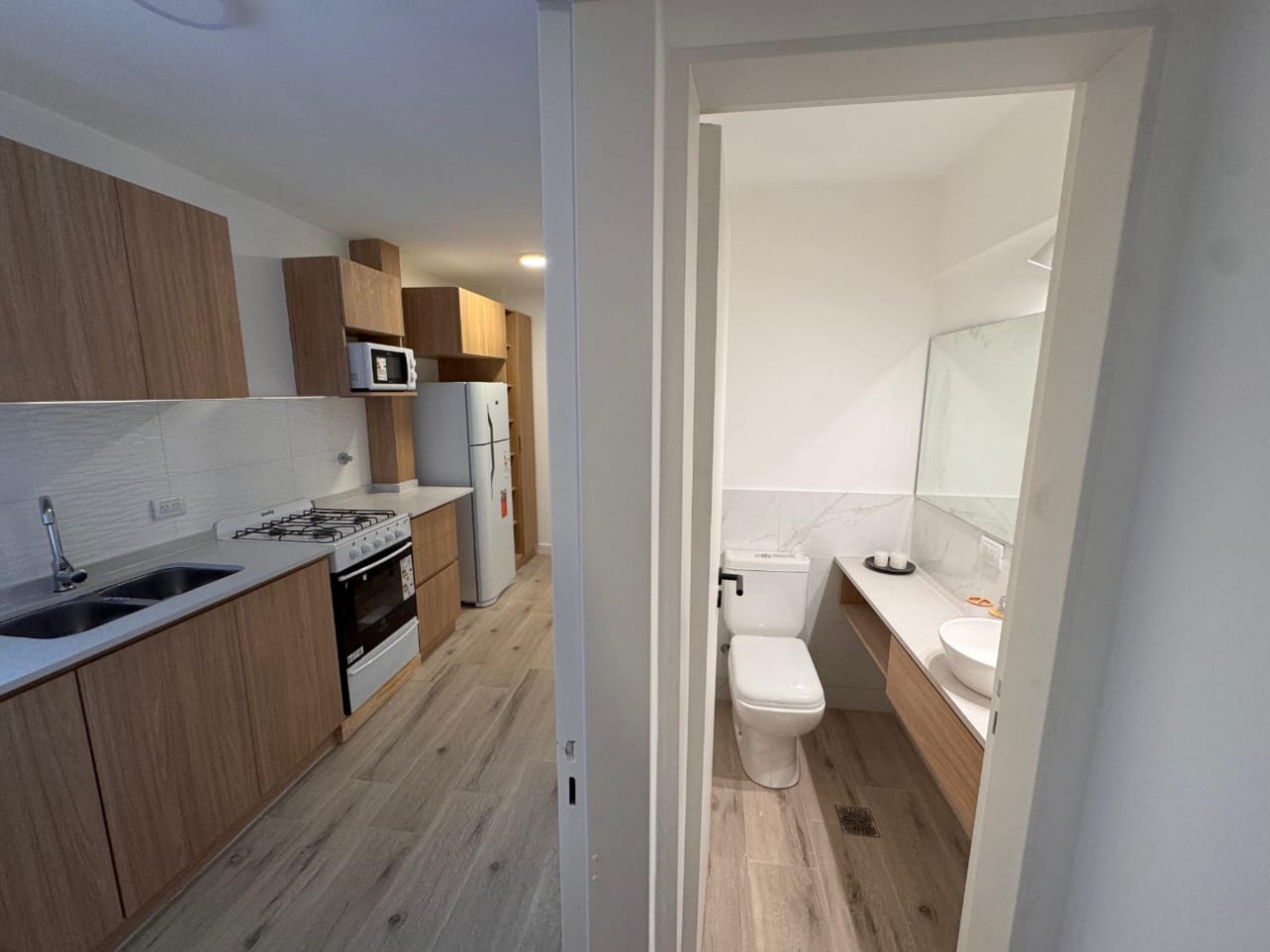 DOS AMBIENTES CON DEPCIA. EXTERNOS CON BALCON, A NUEVO.