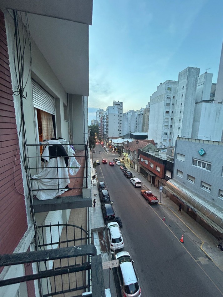 DOS AMBIENTES EXTERNOS CON BALCON. PROXIMO PLAYAS, PLAZA COLON, GUEMES,