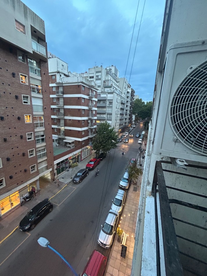 DOS AMBIENTES EXTERNOS CON BALCON. PROXIMO PLAYAS, PLAZA COLON, GUEMES,
