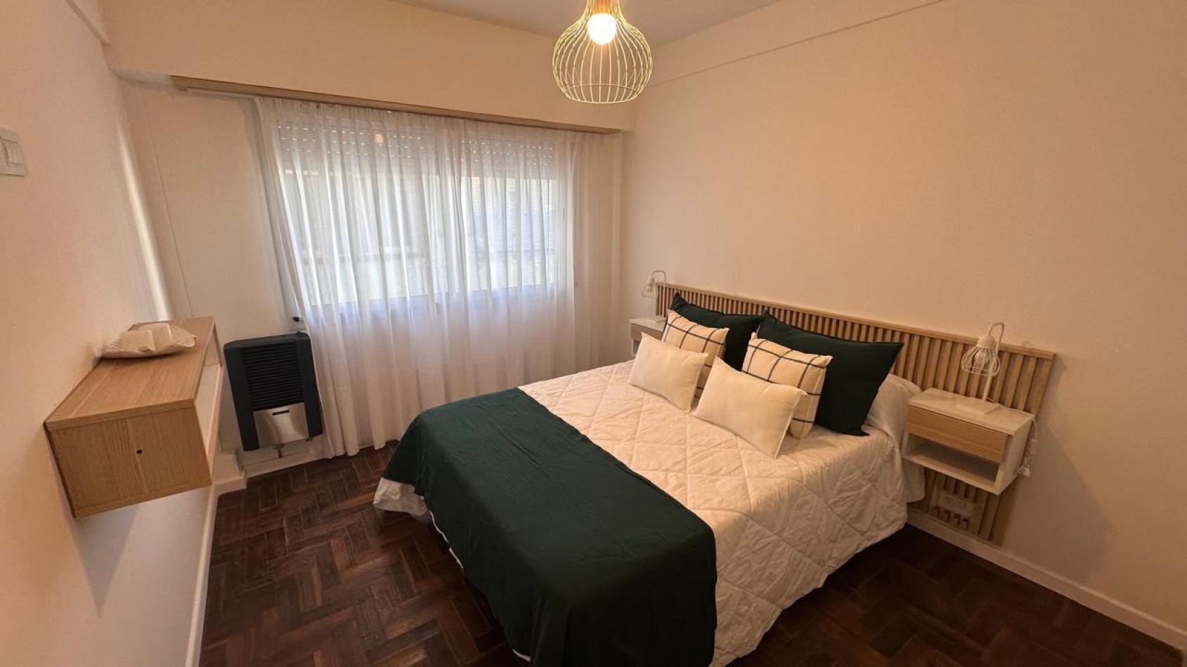 DOS AMBIENTES EXTERNOS CON BALCON, A  NUEVO, AMOBLADO Y DECORADO.