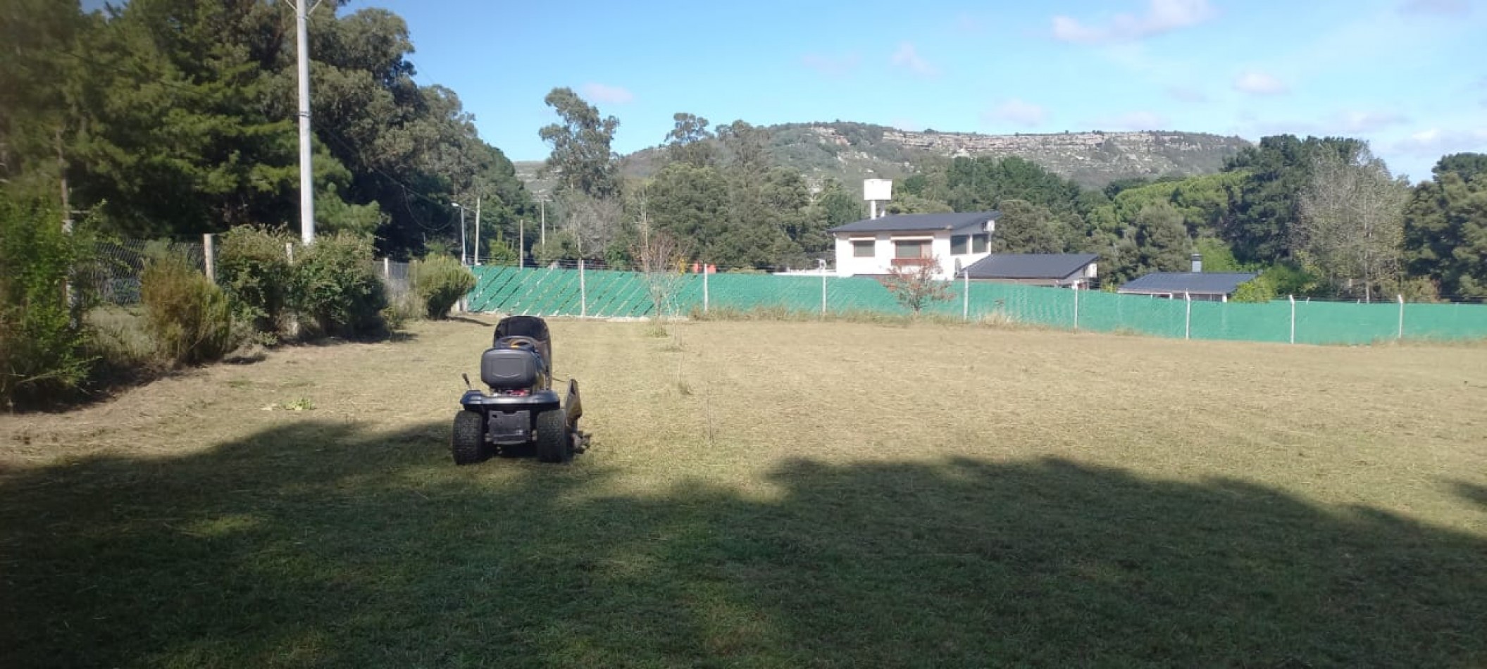 BELLO LOTE EN COLINAS VERDES.