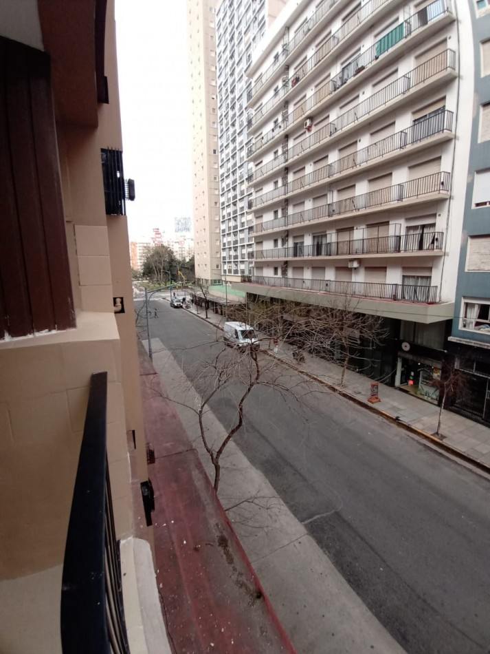 MONOAMBIENTE EXTERNO CON BALCON.AMOBLADO.