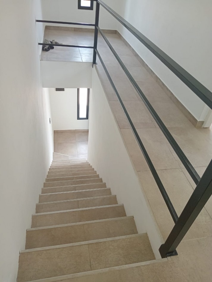 CHALET PH A ESTRENAR, 3 AMB.MAS ESCRITORIO.APTO CREDITO. PUNTA MOGOTES.