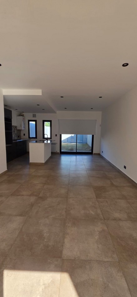 CHALET PH A ESTRENAR, 3 AMB.MAS ESCRITORIO.APTO CREDITO. PUNTA MOGOTES.