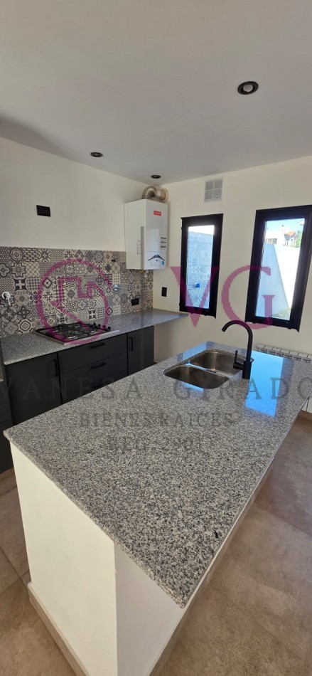 CHALET PH A ESTRENAR, 3 AMB.MAS ESCRITORIO.APTO CREDITO. PUNTA MOGOTES.