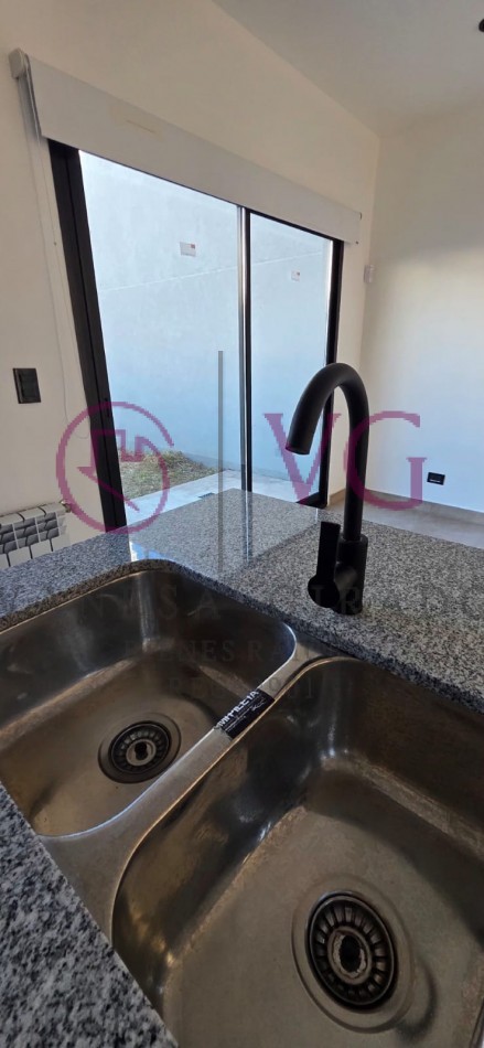 CHALET PH A ESTRENAR, 3 AMB.MAS ESCRITORIO.APTO CREDITO. PUNTA MOGOTES.