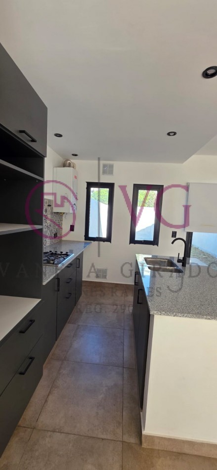CHALET PH A ESTRENAR, 3 AMB.MAS ESCRITORIO.APTO CREDITO. PUNTA MOGOTES.
