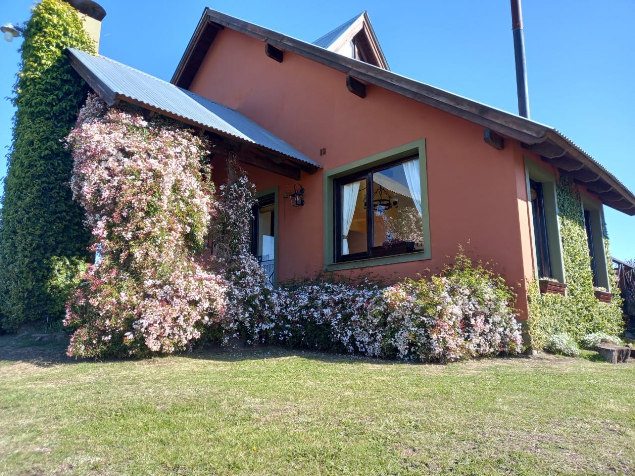 HERMOSISIMA FRACCION EN TANDIL,PARAJE LA ELENA, CON DOS CABANAS Y PISCINA