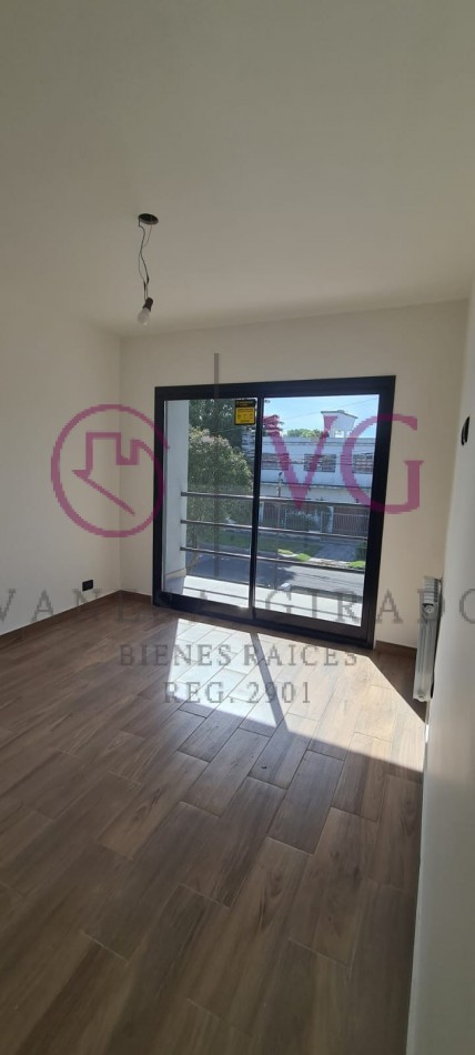 DUPLEX A ESTRENAR, 3 AMB.MAS ESCRITORIO. APTO CREDITO. PUNTA MOGOTES.