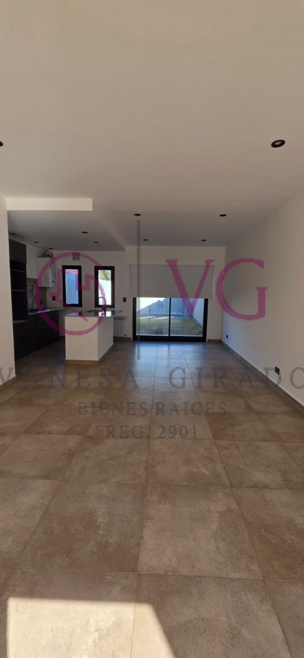 DUPLEX A ESTRENAR, 3 AMB.MAS ESCRITORIO. APTO CREDITO. PUNTA MOGOTES.