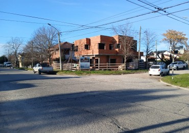 A ESTRENAR DUPLEX 3 AMB.JARDIN.ENTRADA DE AUTO.LOS PINARES.