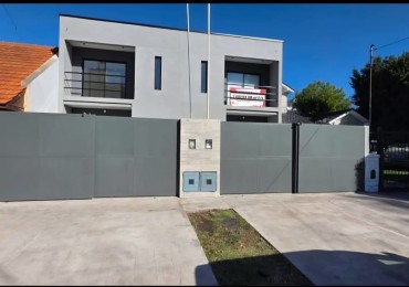 CHALET PH A ESTRENAR, 3 AMB.MAS ESCRITORIO.APTO CREDITO. PUNTA MOGOTES.